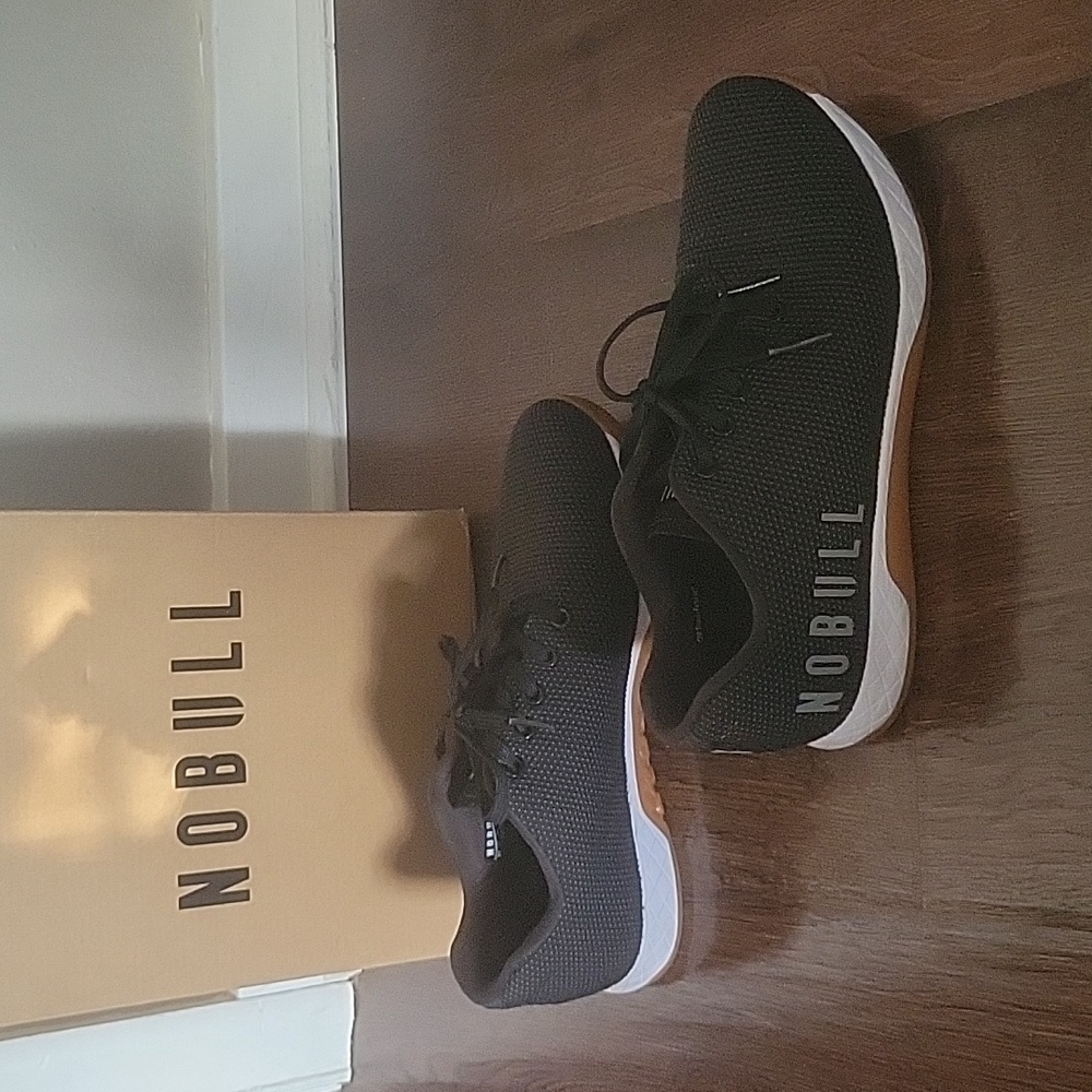 Nobull Women's size 10 black training shoe